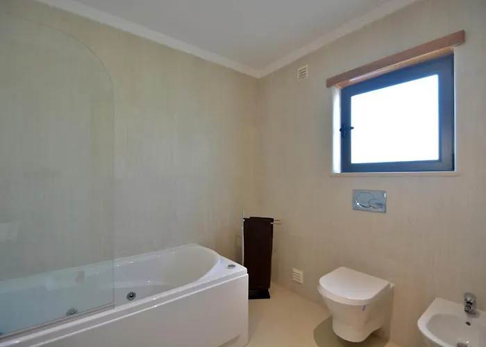 Feliz Algarve With Private Pool - Sao Rafael Villa Albufeira